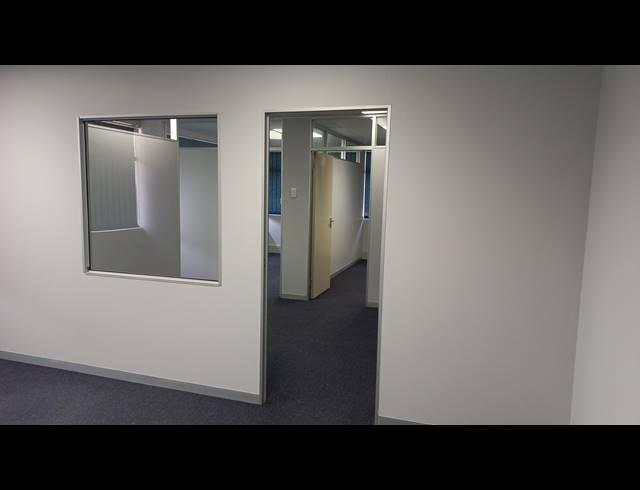 532M² BUSINESS TO LET IN BEREA WEST